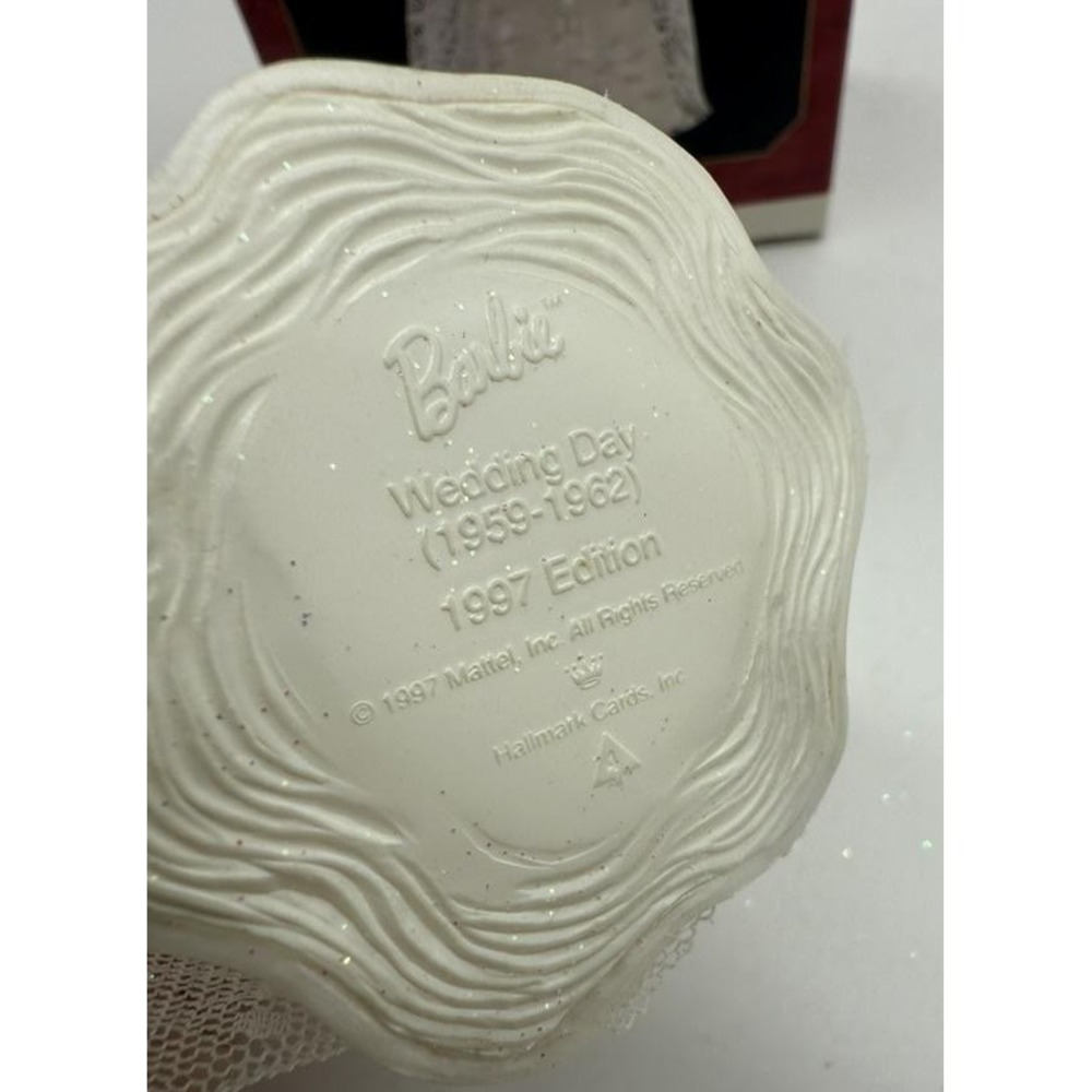 Vintage Hallmark Barbie Wedding Day Keepsake Ornament 1997 Boxed Collector - Picture 6 of 8